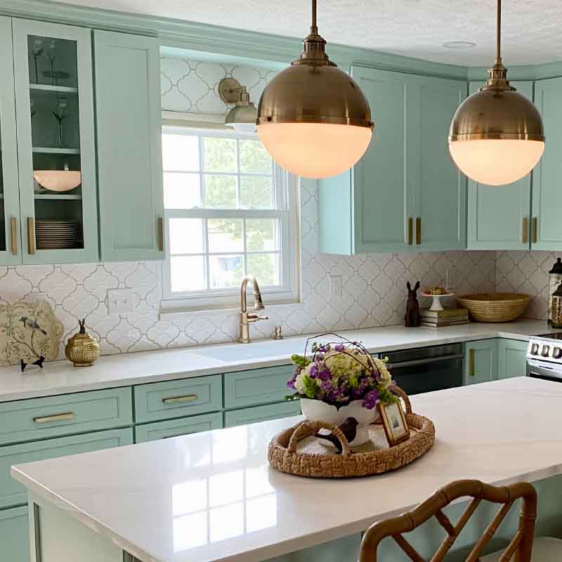 A Kitchen Where Quiet Elegance Meets Gilded Luxury
